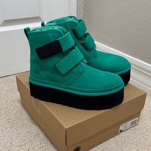 UGG Neumel Platform Boots ~ Sold Out Deadstock